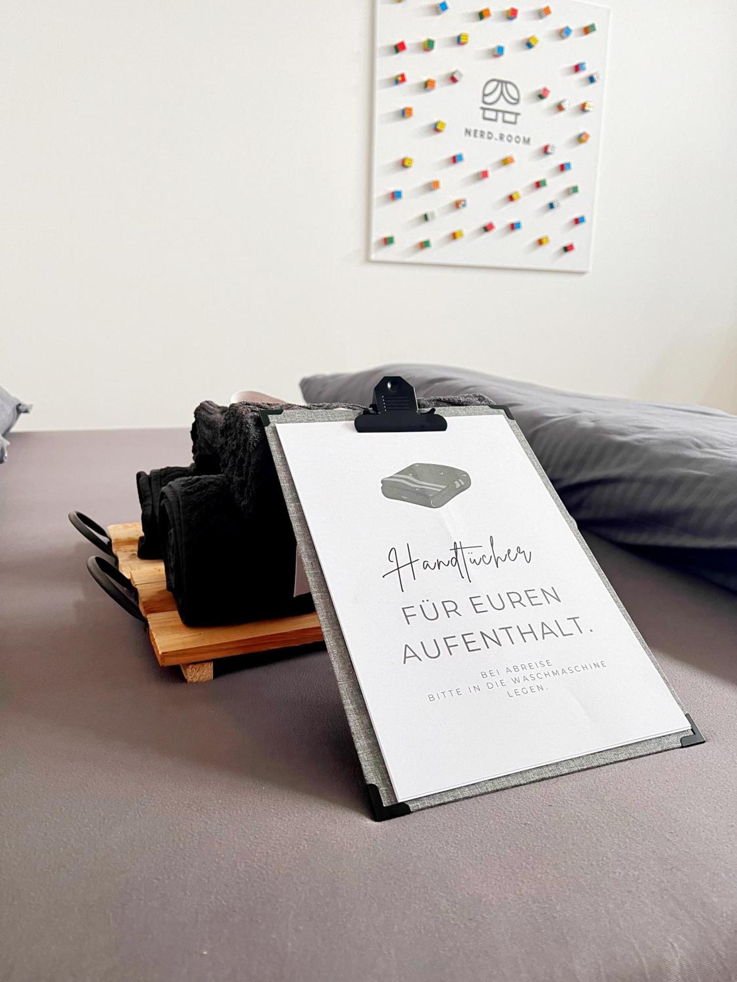 Nerd Room - Gaestezimmer In Alter Garage โอลเดนบวร์ก ภายนอก รูปภาพ